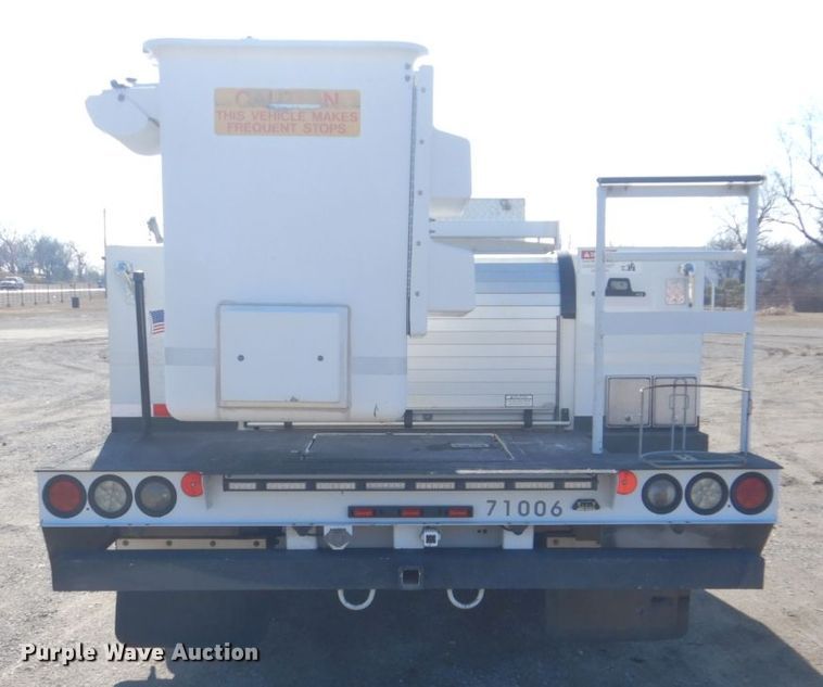 image for item GF9049 2012 Ford F550 Super Duty bucket truck