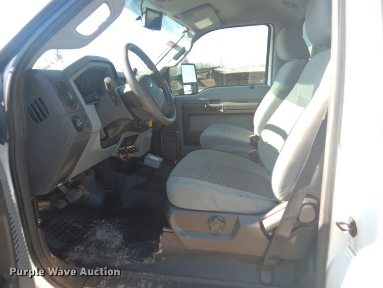 image for item GF9049 2012 Ford F550 Super Duty bucket truck