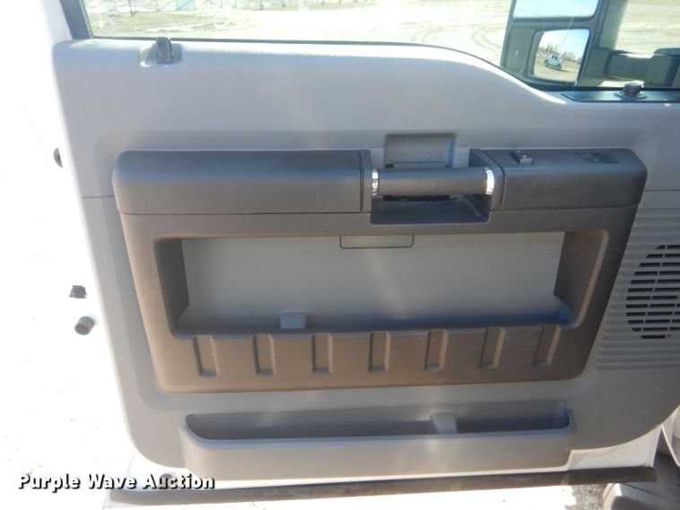 image for item GF9049 2012 Ford F550 Super Duty bucket truck