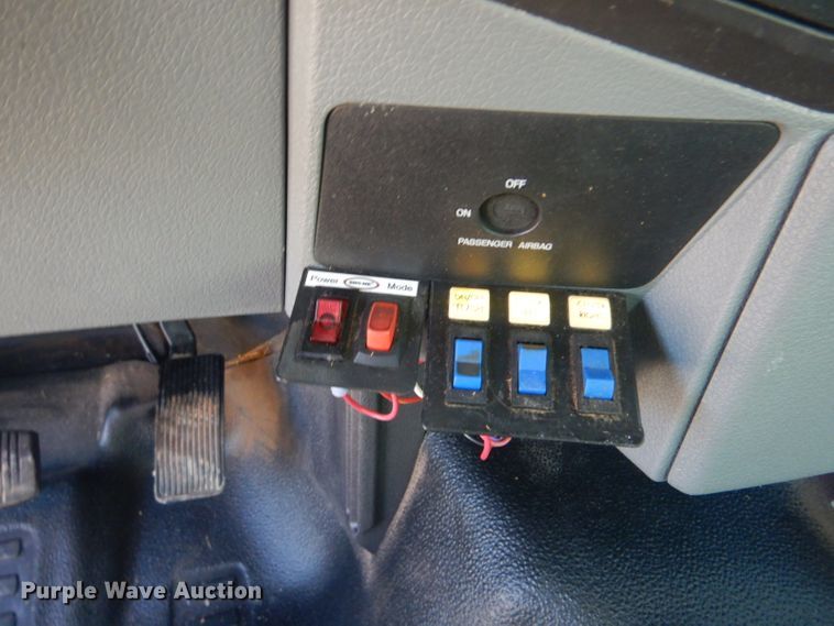 image for item GF9049 2012 Ford F550 Super Duty bucket truck