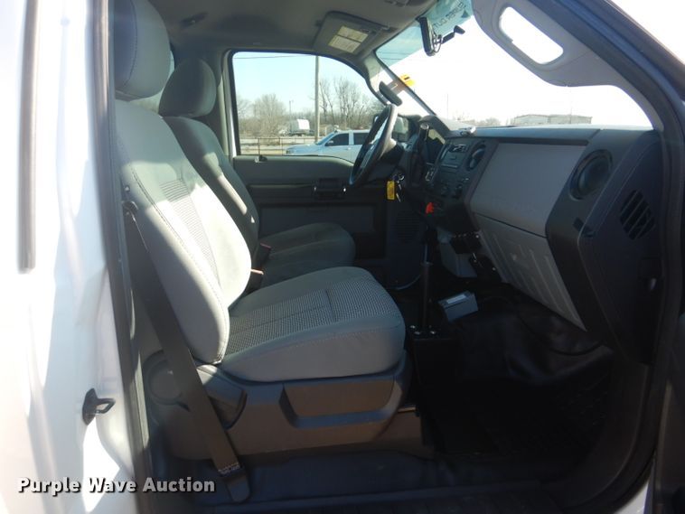 image for item GF9049 2012 Ford F550 Super Duty bucket truck