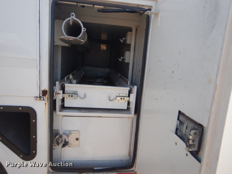 image for item GF9049 2012 Ford F550 Super Duty bucket truck