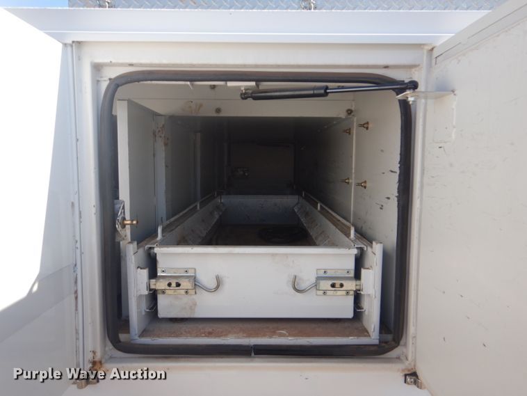 image for item GF9049 2012 Ford F550 Super Duty bucket truck