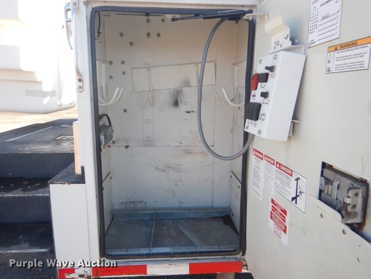 image for item GF9049 2012 Ford F550 Super Duty bucket truck