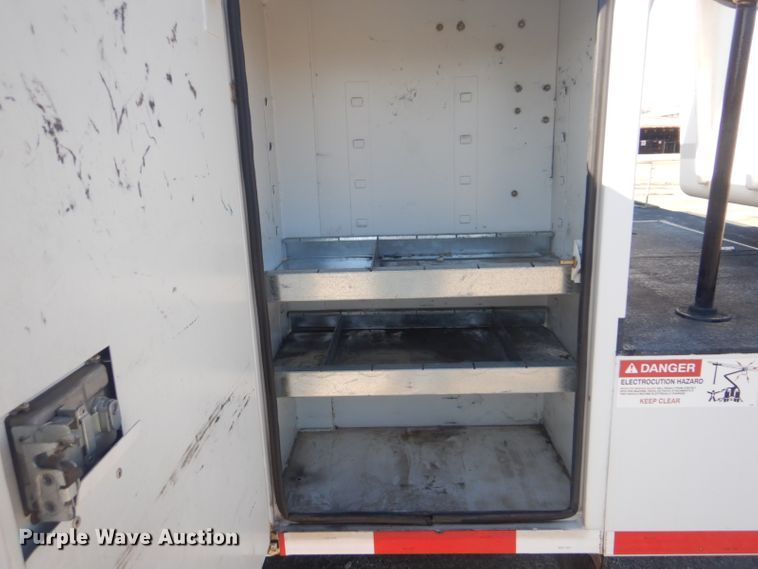 image for item GF9049 2012 Ford F550 Super Duty bucket truck