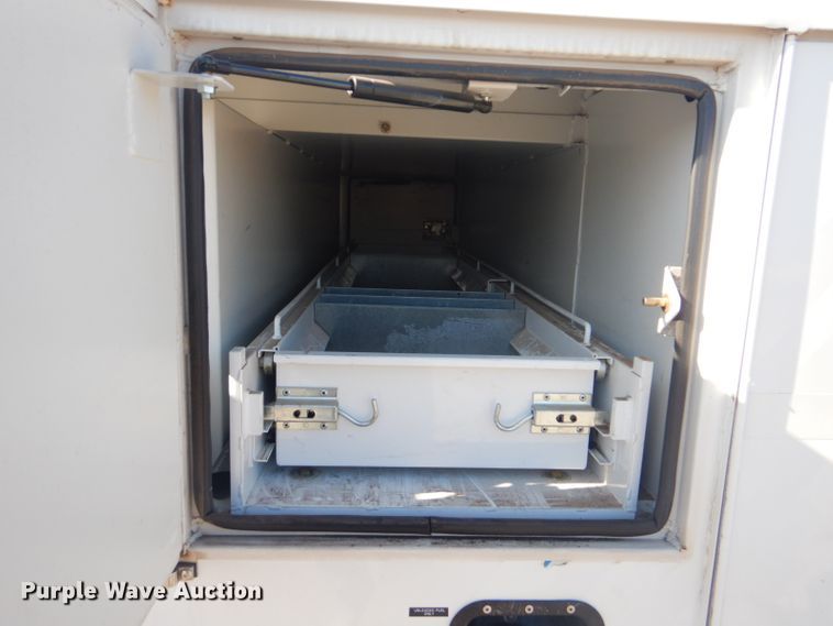 image for item GF9049 2012 Ford F550 Super Duty bucket truck