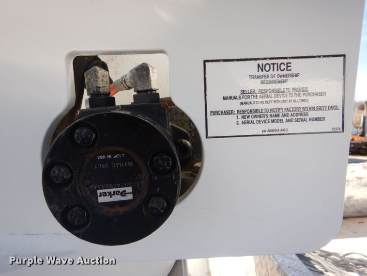 image for item GF9049 2012 Ford F550 Super Duty bucket truck