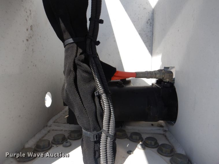 image for item GF9049 2012 Ford F550 Super Duty bucket truck