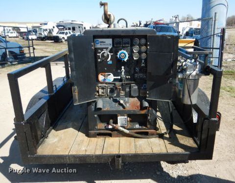 image for item GF9086 Miller Big Blue Air Pack Deluxe welder