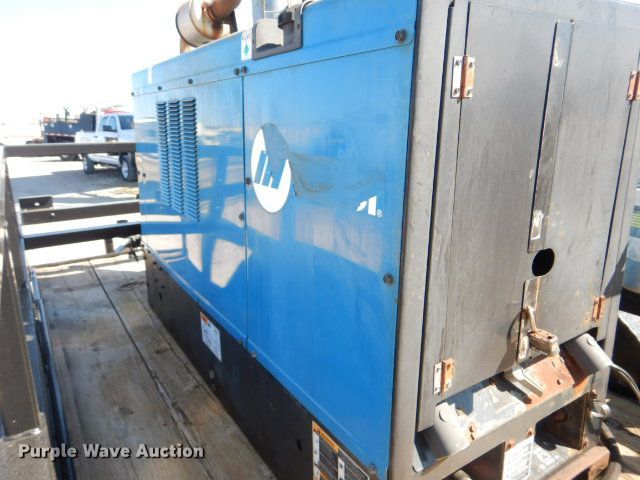 image for item GF9086 Miller Big Blue Air Pack Deluxe welder