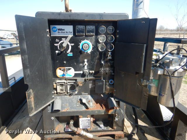 image for item GF9086 Miller Big Blue Air Pack Deluxe welder