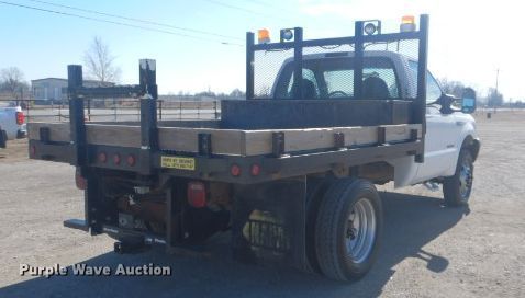image for item GF9092 2002 Ford F550 flatbed truck