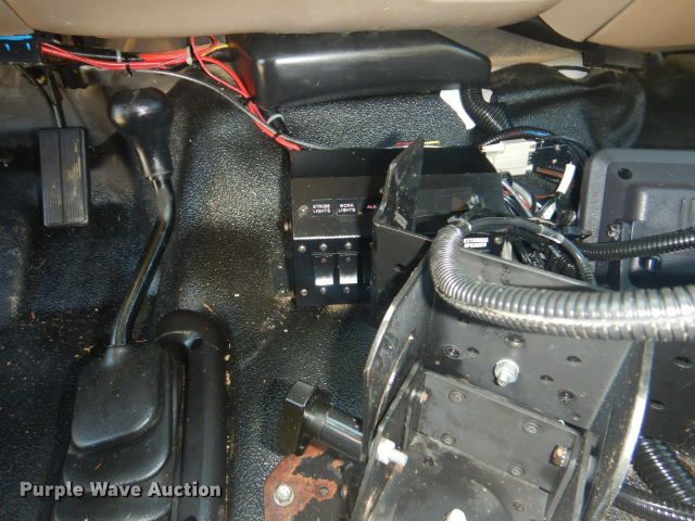 image for item GF9092 2002 Ford F550 flatbed truck