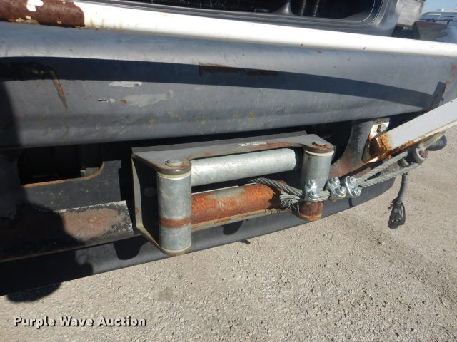 image for item GF9092 2002 Ford F550 flatbed truck