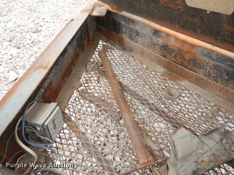 image for item GG9660 2009 Neal tilt deck equipment trailer