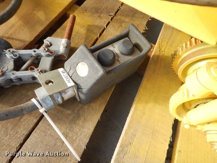 image for item GG9673 Cleveland Tramrail overhead crane trolley