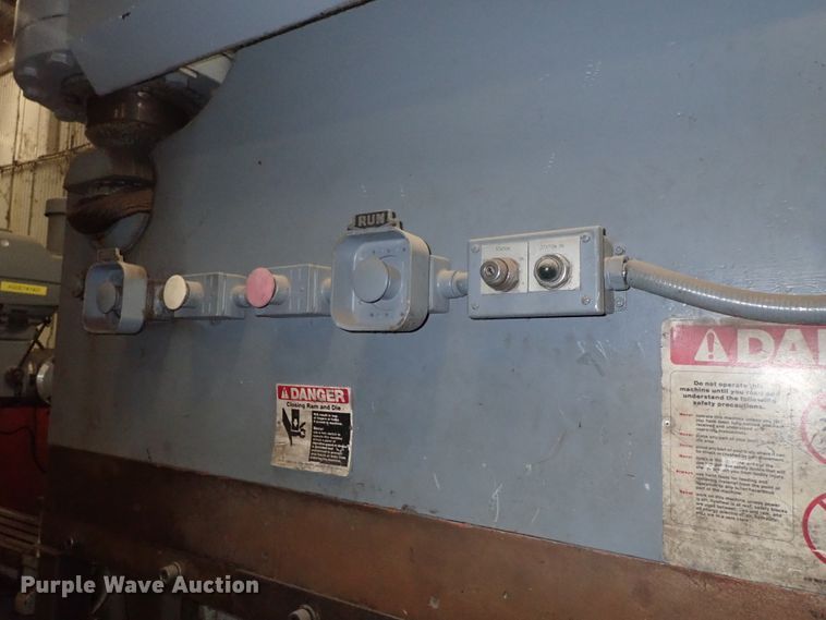image for item GN9600 Pacific J225-10 hydraulic press brake