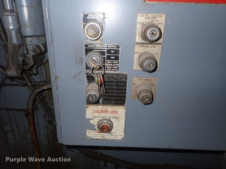 image for item GN9600 Pacific J225-10 hydraulic press brake