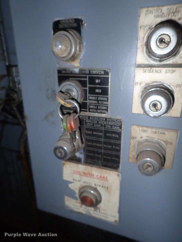 image for item GN9600 Pacific J225-10 hydraulic press brake