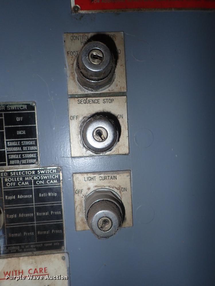 image for item GN9600 Pacific J225-10 hydraulic press brake