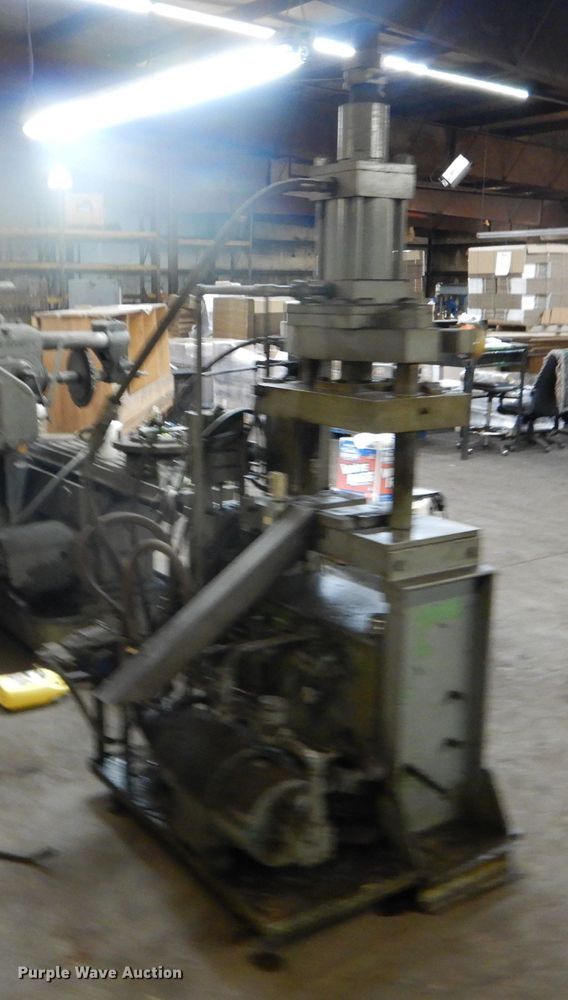 image for item GO9522 Hydraulic press