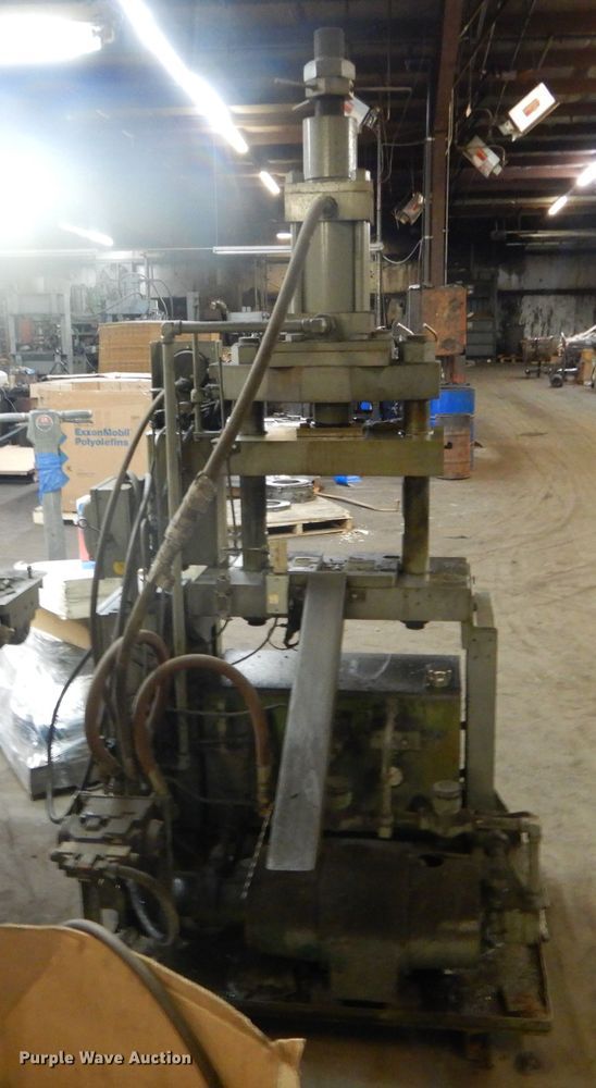 image for item GO9522 Hydraulic press