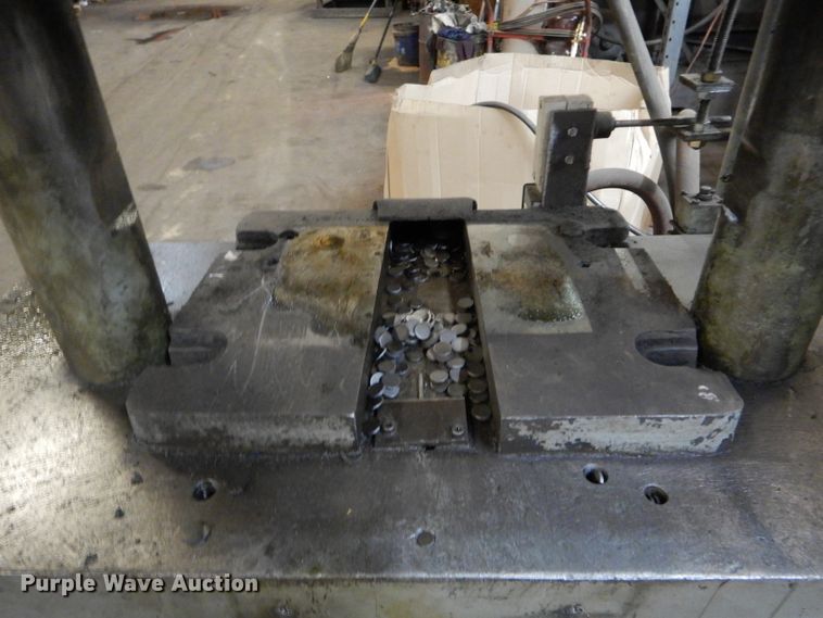 image for item GO9522 Hydraulic press