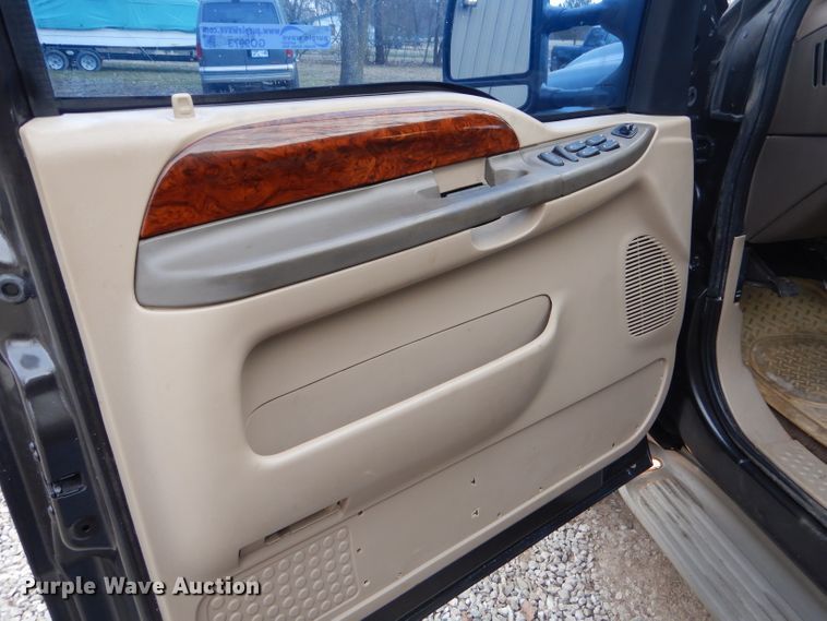 image for item GO9973 2000 Ford Excursion Limited SUV