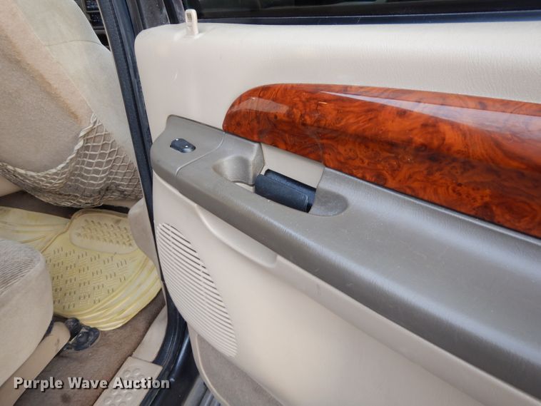 image for item GO9973 2000 Ford Excursion Limited SUV