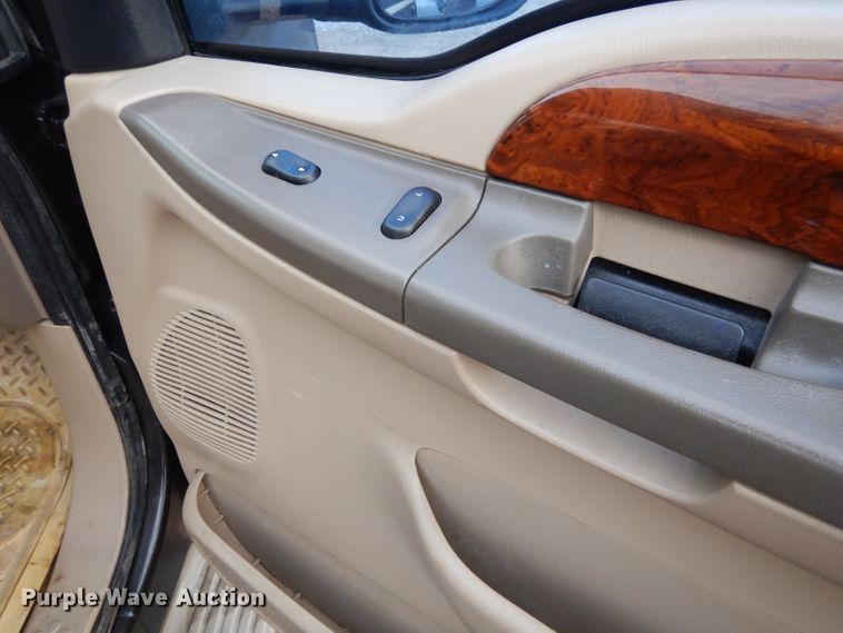 image for item GO9973 2000 Ford Excursion Limited SUV