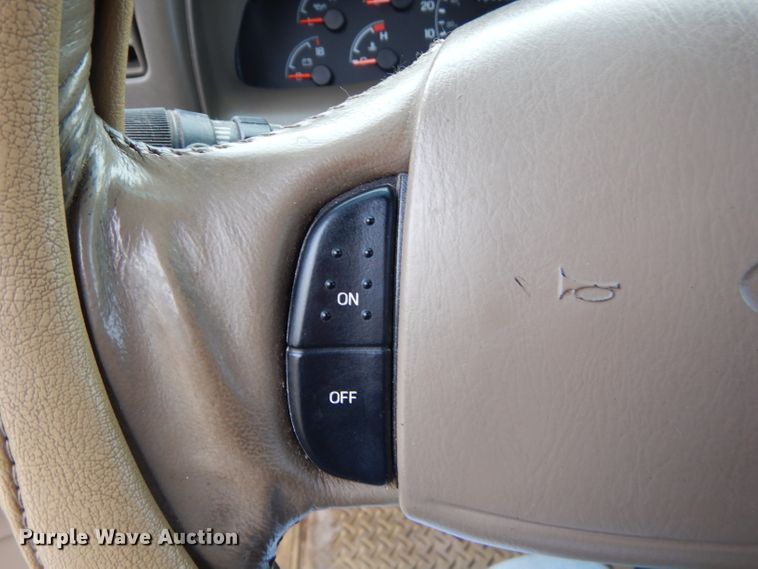 image for item GO9973 2000 Ford Excursion Limited SUV