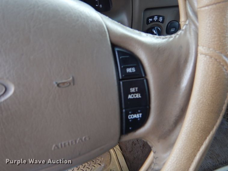 image for item GO9973 2000 Ford Excursion Limited SUV