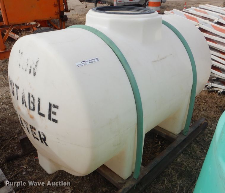 image for item GX9789 Poly water tank