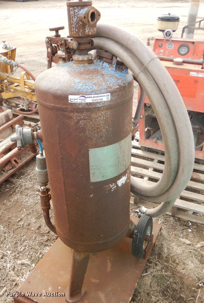 image for item GX9790 1979 Sanstor sandblast tank