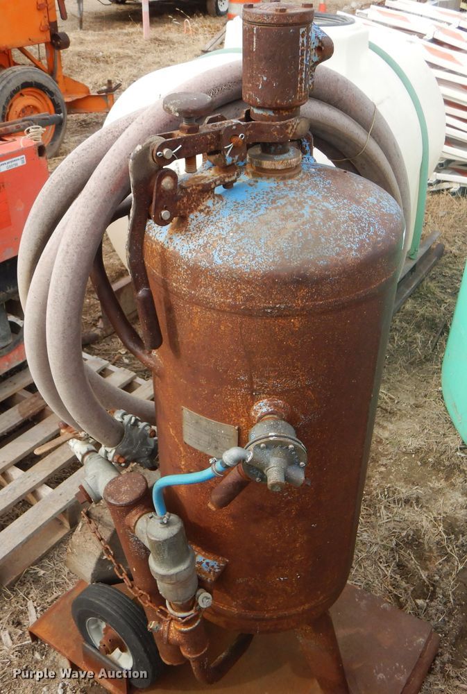 image for item GX9790 1979 Sanstor sandblast tank