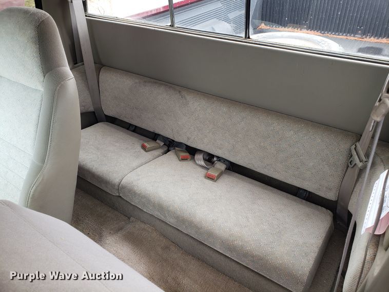 image for item L1471 1995 Dodge Dakota Club Cab pickup truck