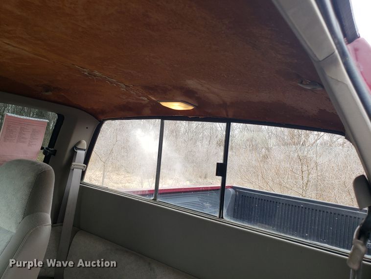 image for item L1471 1995 Dodge Dakota Club Cab pickup truck