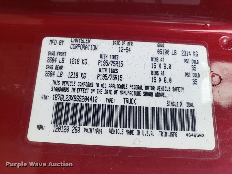 image for item L1471 1995 Dodge Dakota Club Cab pickup truck