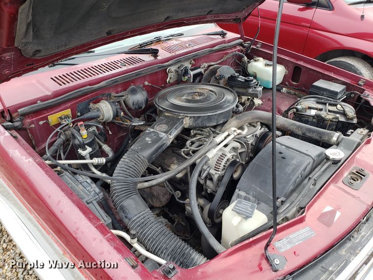 image for item L1471 1995 Dodge Dakota Club Cab pickup truck