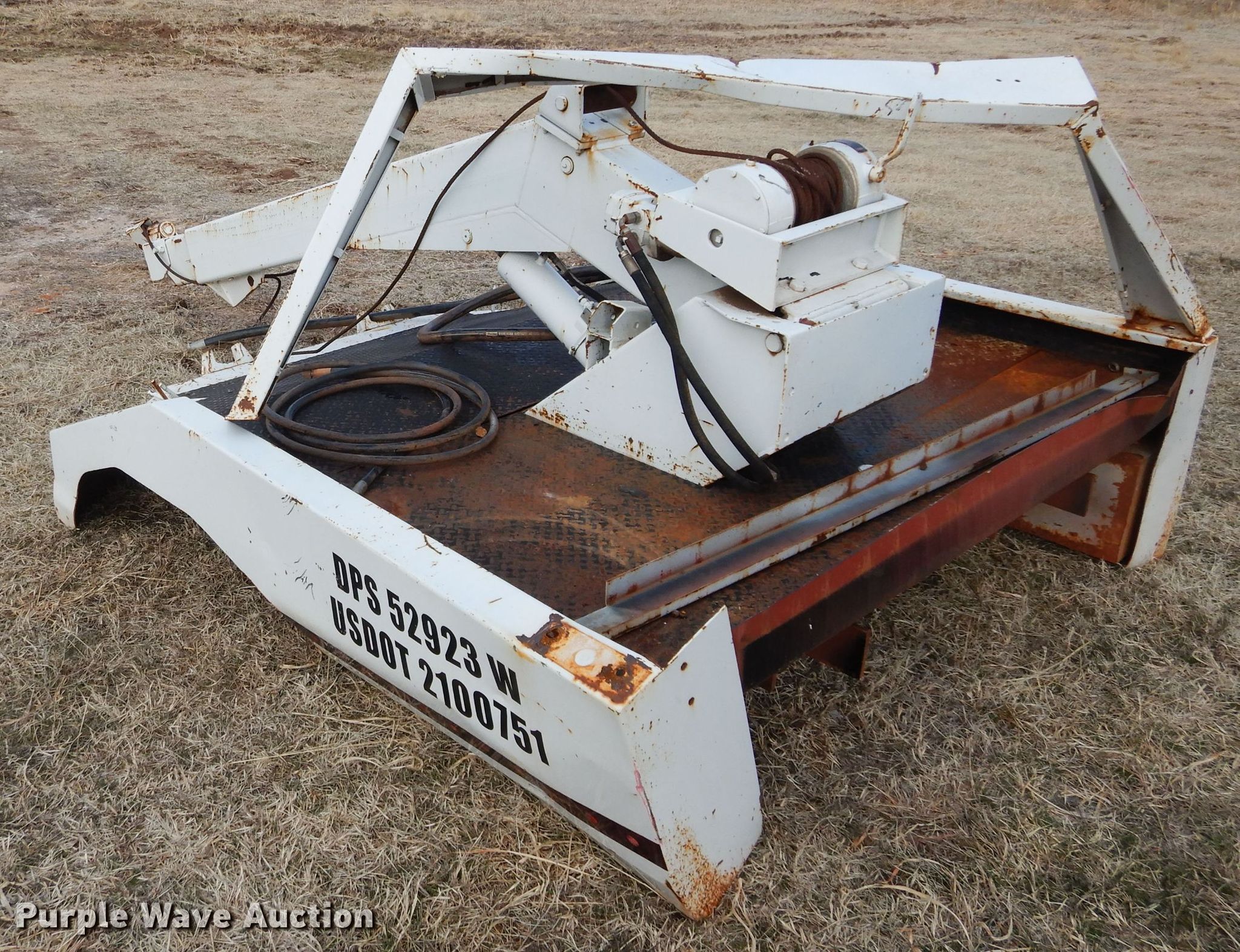 Wrecker bed in Seiling, OK Item DH3732 sold Purple Wave