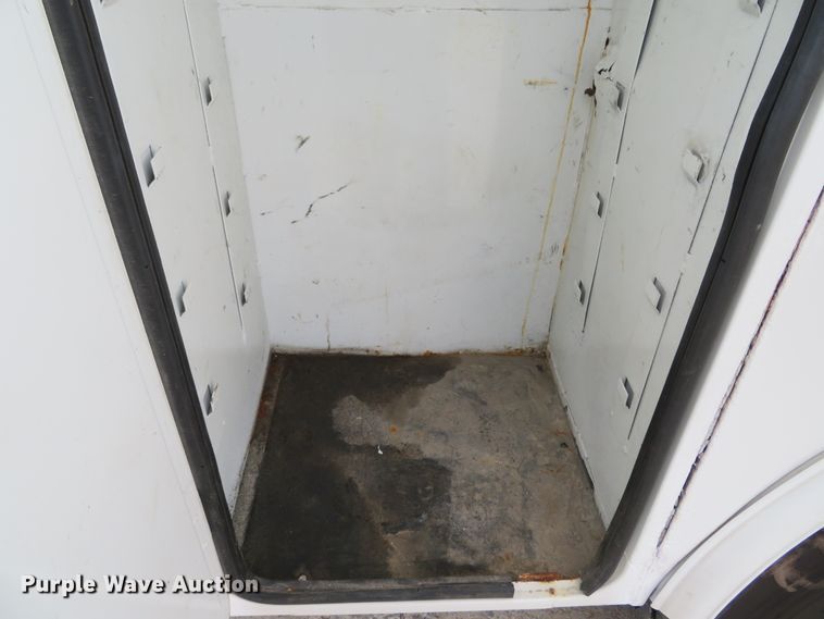 image for item DI2031 2003 International 4300 service truck with crane