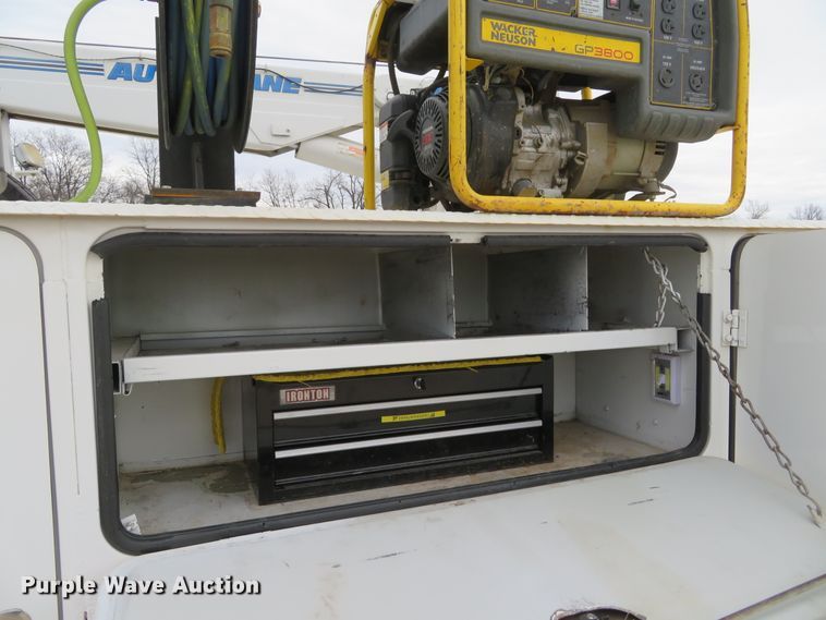 image for item DI2031 2003 International 4300 service truck with crane