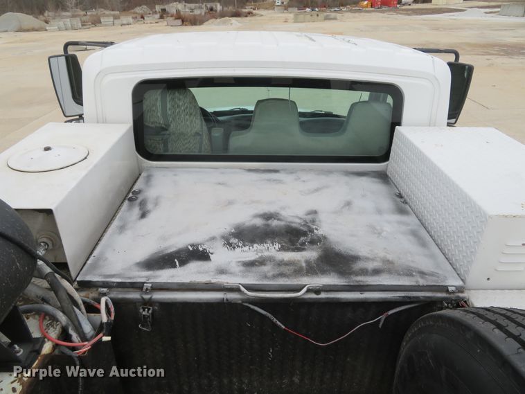 image for item DI2031 2003 International 4300 service truck with crane