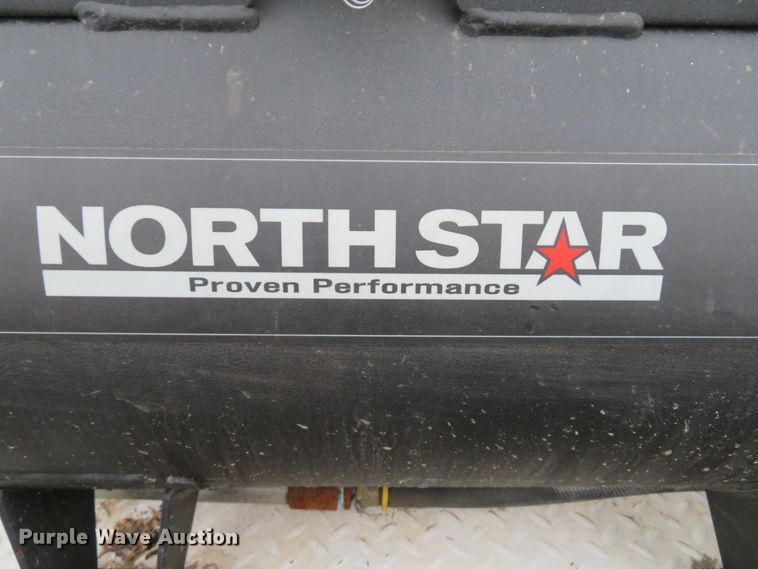 image for item DI2031 2003 International 4300 service truck with crane