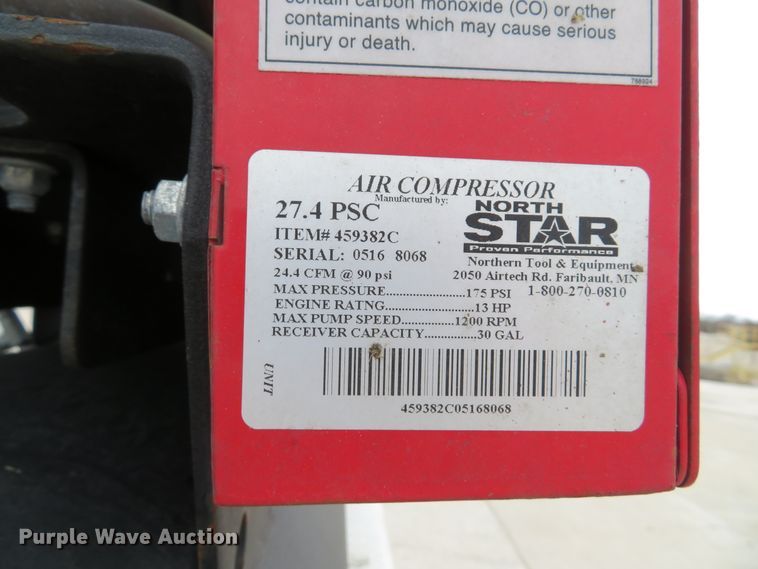 image for item DI2031 2003 International 4300 service truck with crane