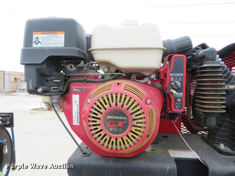 image for item DI2031 2003 International 4300 service truck with crane