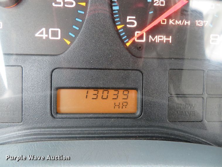 image for item DI2031 2003 International 4300 service truck with crane