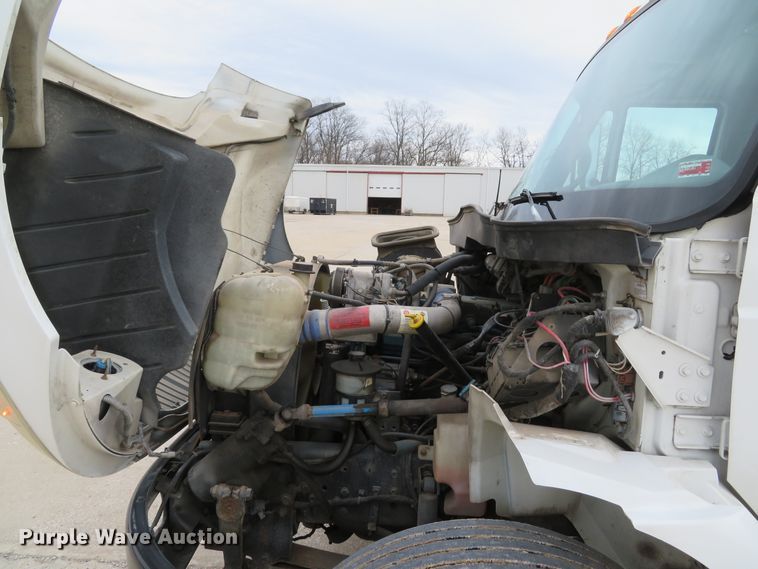 image for item DI2031 2003 International 4300 service truck with crane