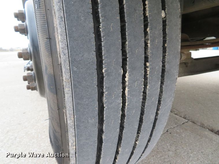 image for item DI2031 2003 International 4300 service truck with crane