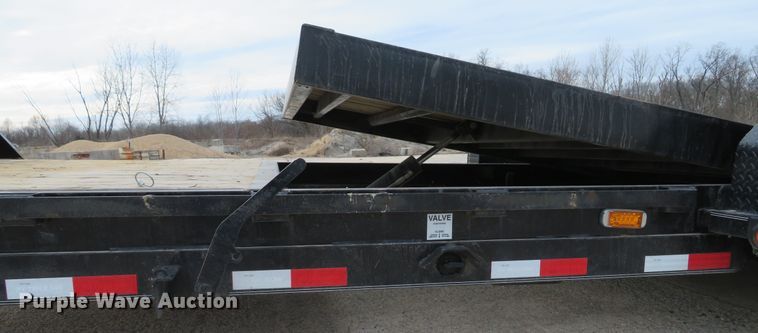 image for item DI2032 2018 PJ T6222 tilt deck equipment trailer